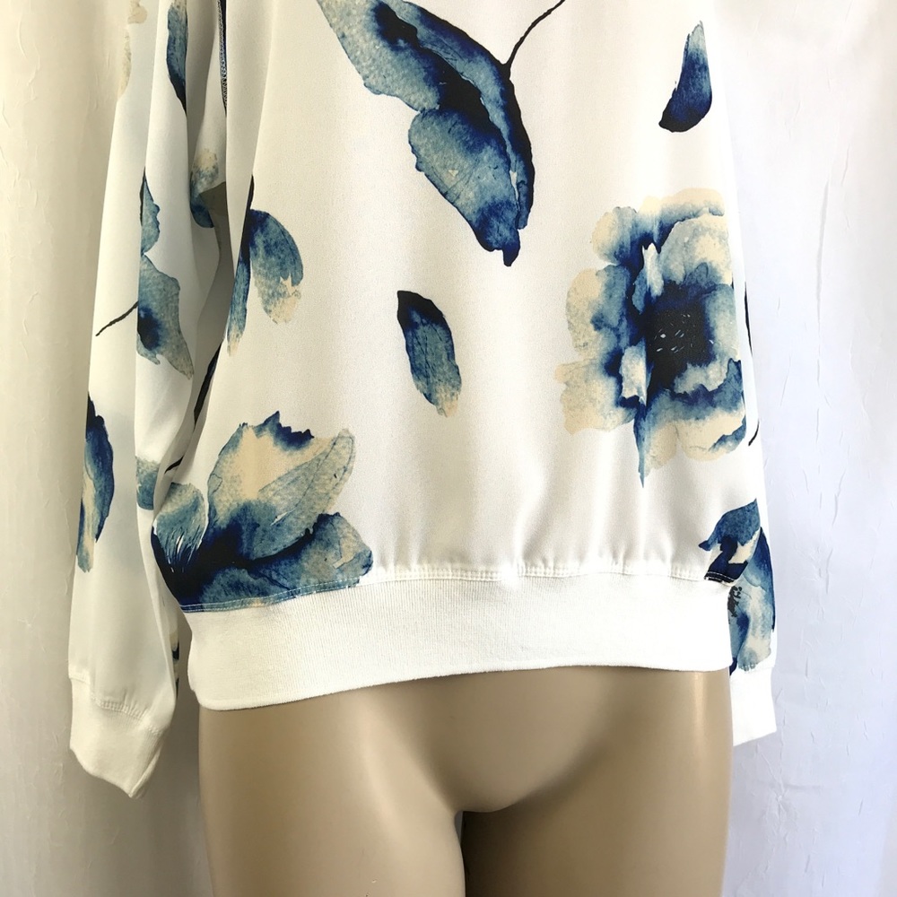 🚫SOLD🚫 NWT Sheer White Chiffon Sweatshirt Blue - Picture 4 of 16